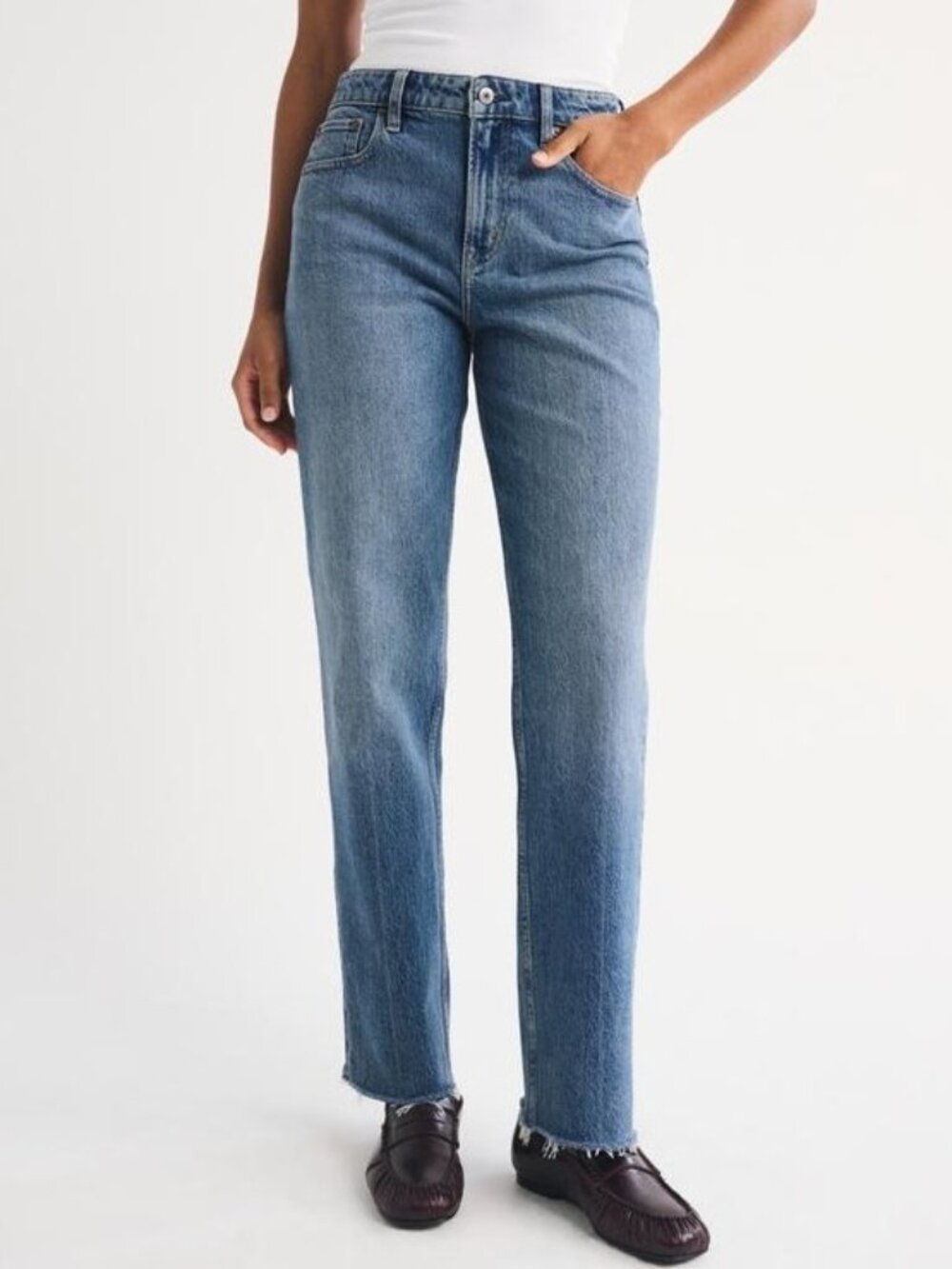 Abercrombie & Fitch Ultra High Rise 90s Straight Jeans 31/12 Raw Hem